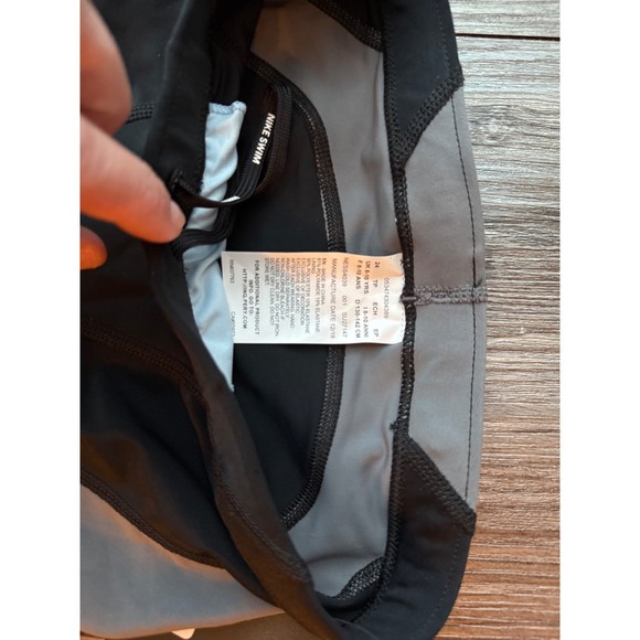 Nike Swim Boys Black Grey Jammer Performance Swim Shorts NWT Size 8-10 years - Picture 3 of 3